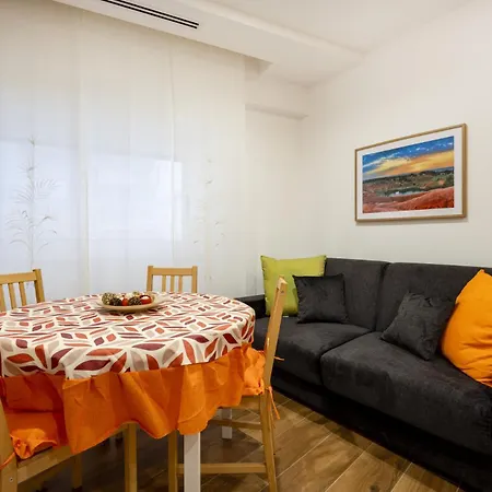 Bengasi Loft Aparthotel Bari